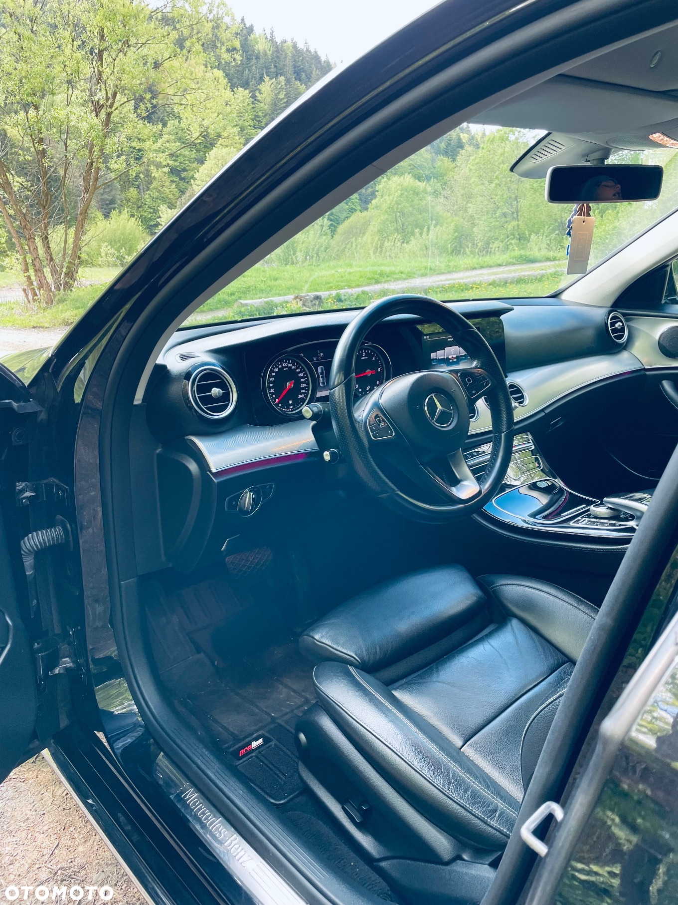 Mercedes-Benz Klasa E 220 d T 9G-TRONIC - 18