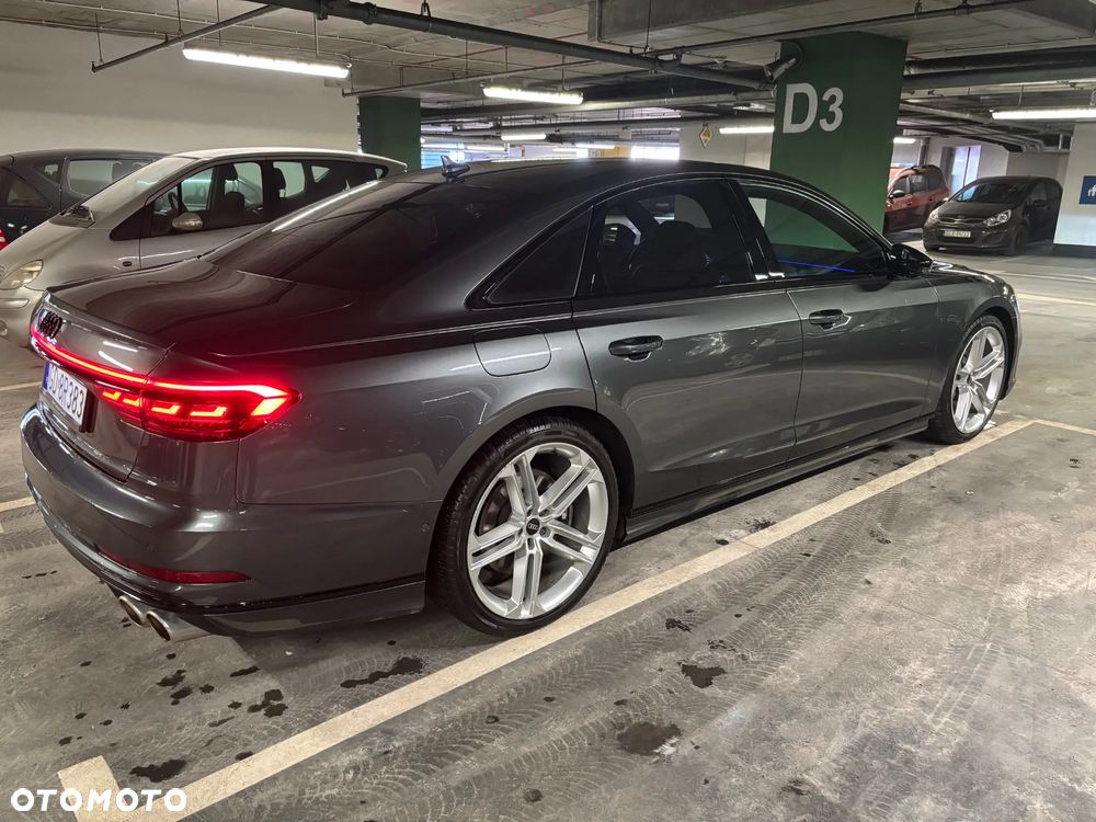 Audi S8 - 9