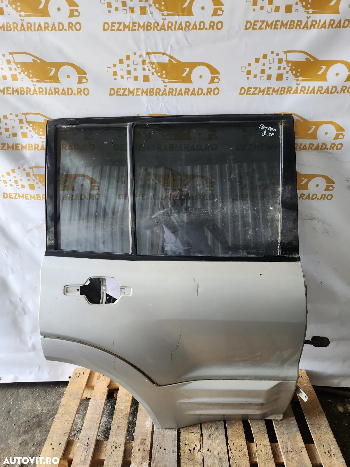 Usa Portiera Dreapta Spate Mitsubishi Pajero MK3 An 2002-2003-2004-2005-2006-2007 - Dezmembrari Ara - 2