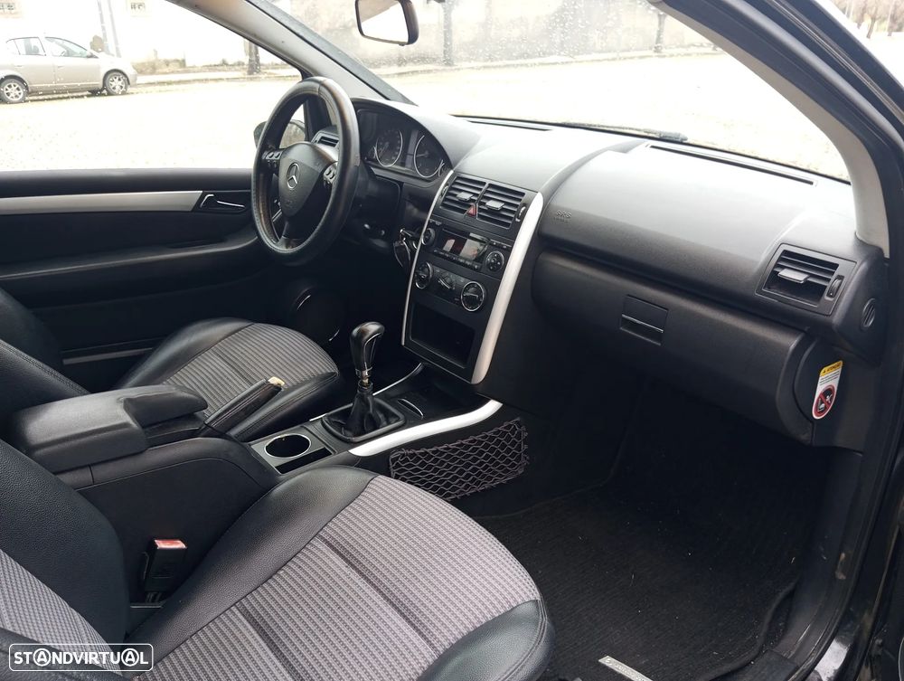 Mercedes-Benz A 160 - 40