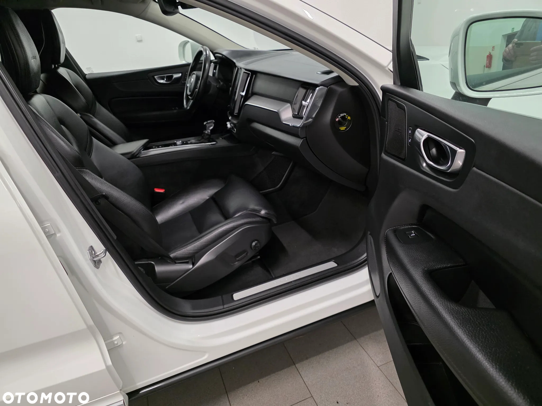 Volvo XC 60 D4 AWD Geartronic Inscription - 32