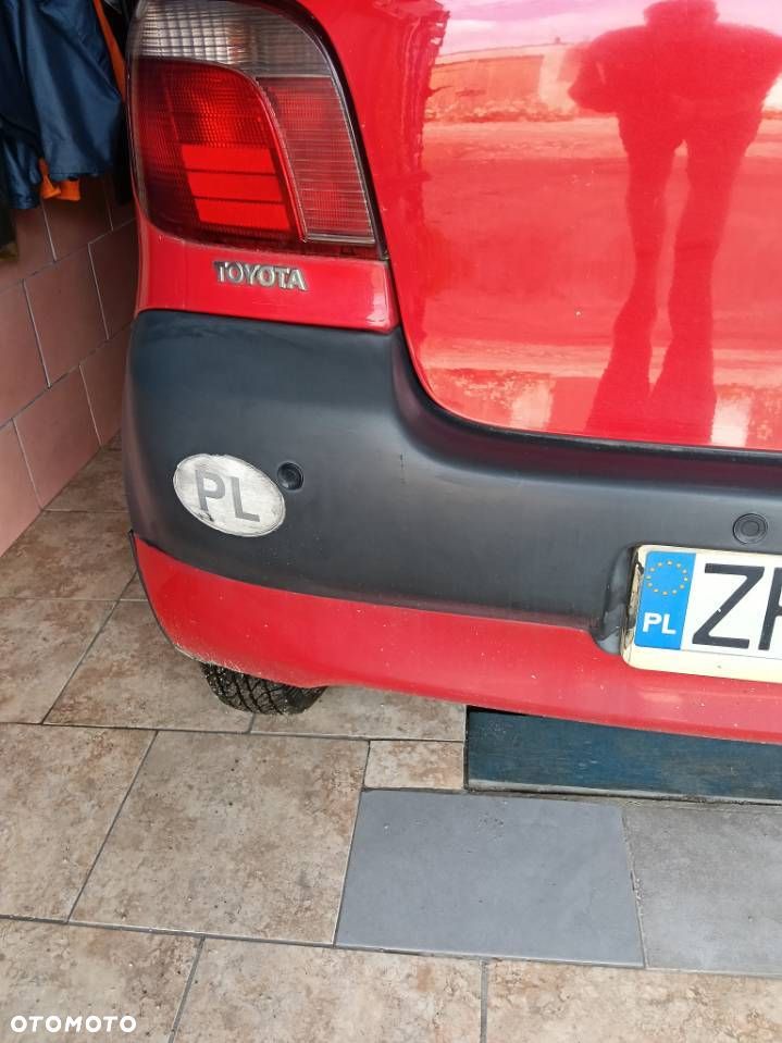 Toyota Yaris 1.0 Base - 8