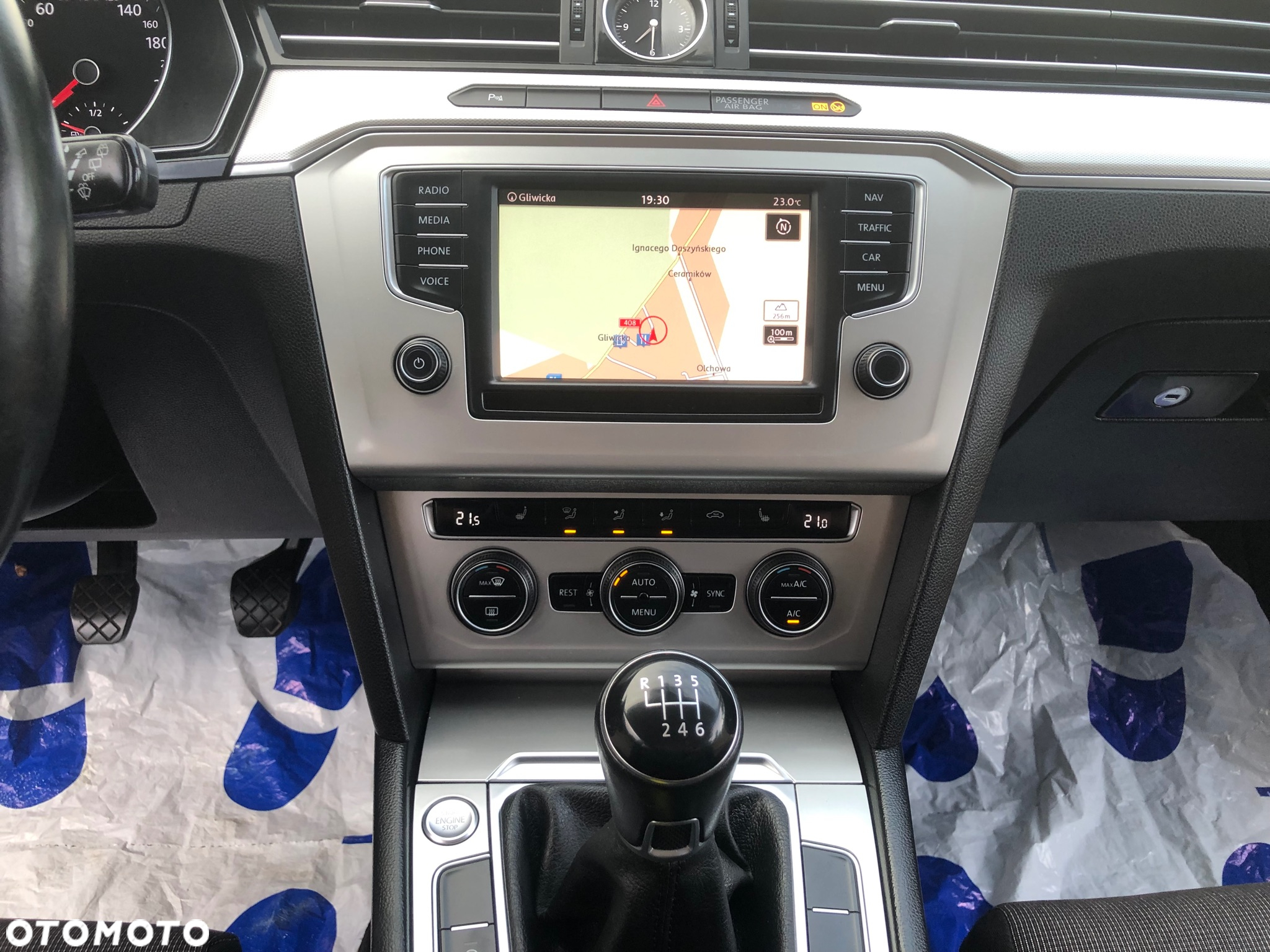 Volkswagen Passat Variant 1.6 TDI (BlueMotion Technology) Comfortline - 18