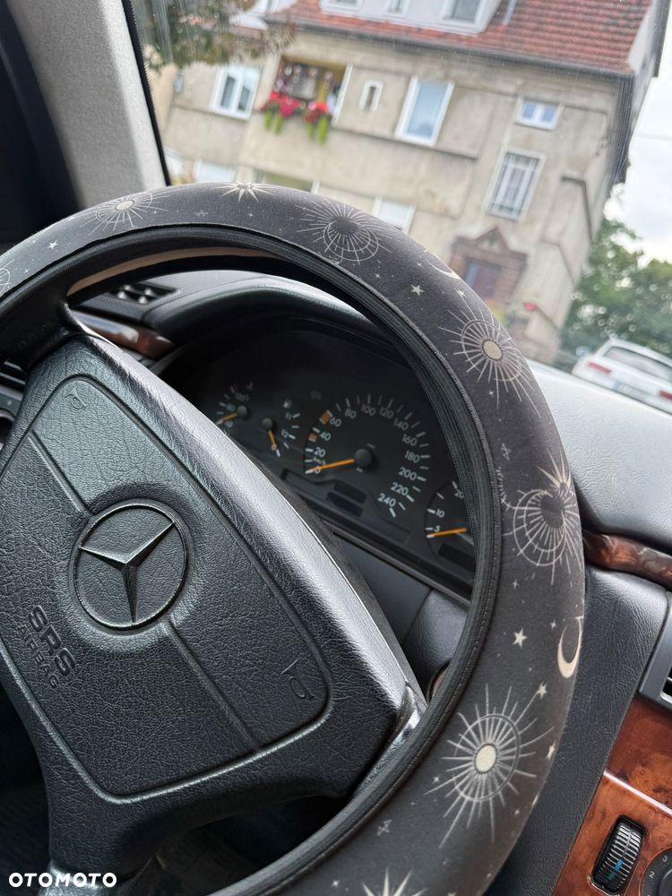Mercedes-Benz E-Class 1998 photo 3