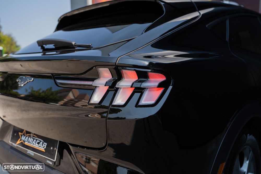 Ford Mustang Mach-E Standard - 36
