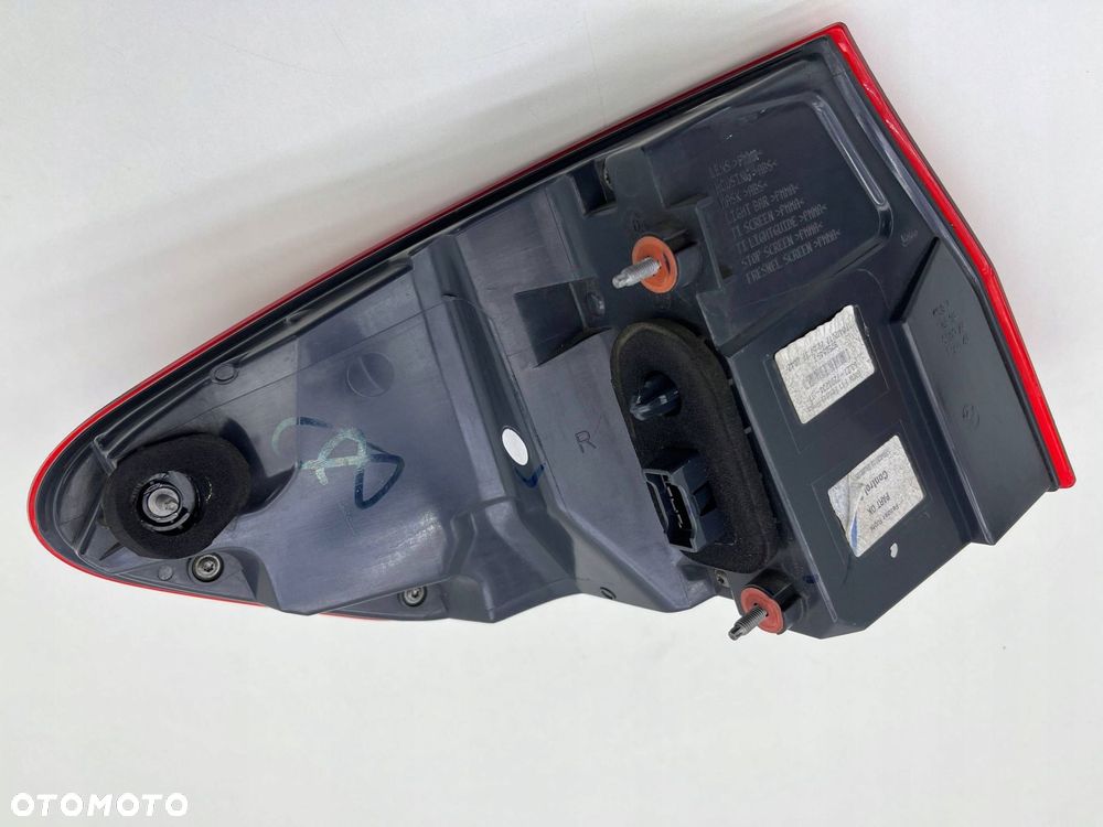 BMW 5 F11 PRAWA LAMPA TYŁ W BŁOTNIK LED 7203234 - 5