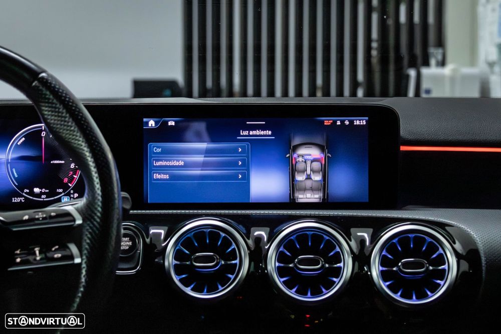 Mercedes-Benz A 250 e AMG Line - 29