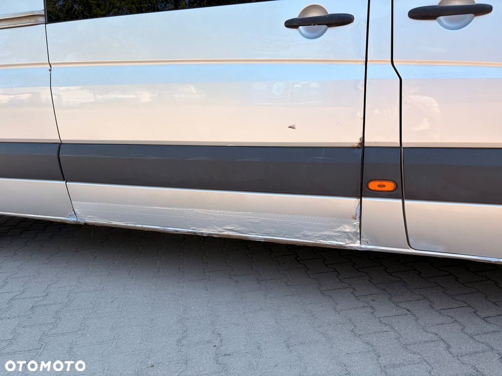 Mercedes-Benz Sprinter - 14