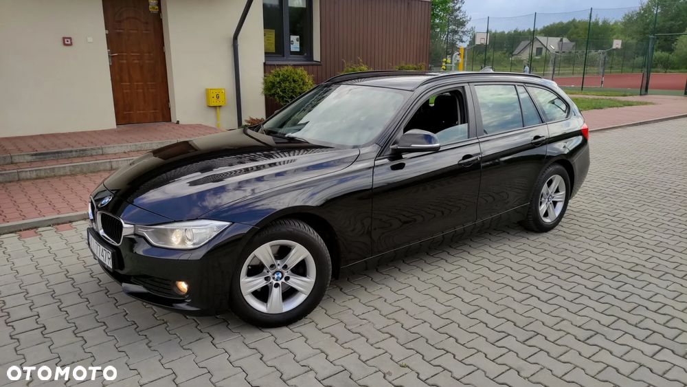 BMW Seria 3 320d DPF Edition Sport - 12