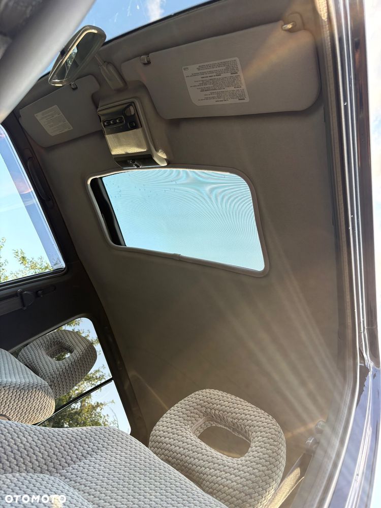 Mitsubishi Pajero - 19