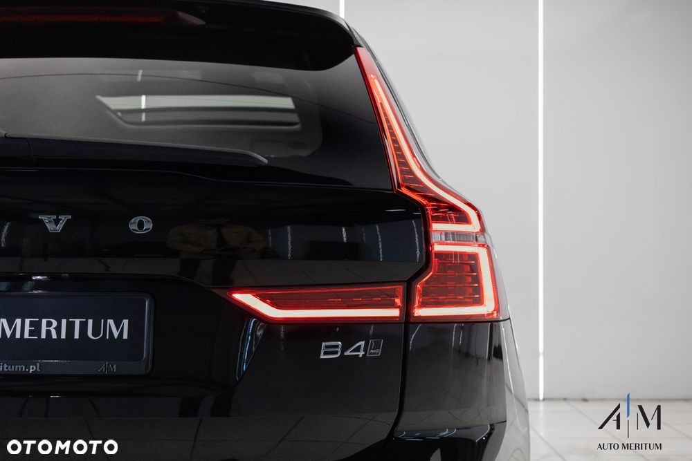 Volvo XC 60 B4 D AWD Plus Bright - 11