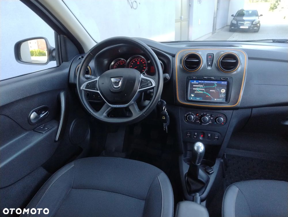 Dacia Logan TCe 90 S&S Stepway Celebration - 14