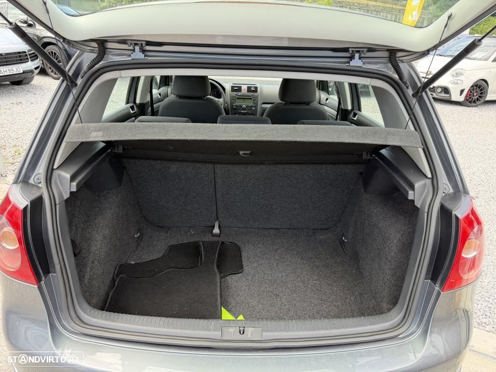 VW Golf 1.9 TDi BlueM. Confortline - 19