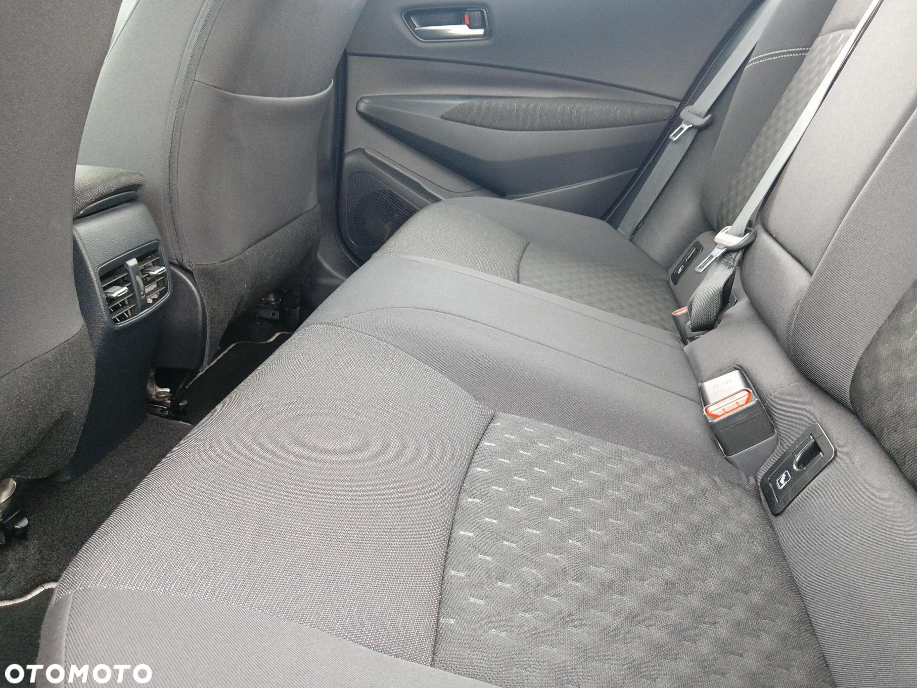 Toyota Corolla - 13