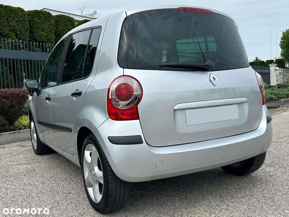 Renault Modus 1.6 16V ESP Dynamique - 9