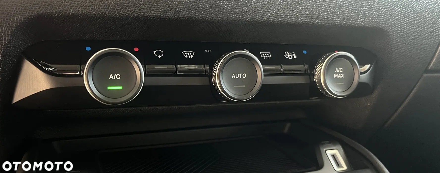 Citroën C4 PureTech 130 Stop&Start SHINE - 17