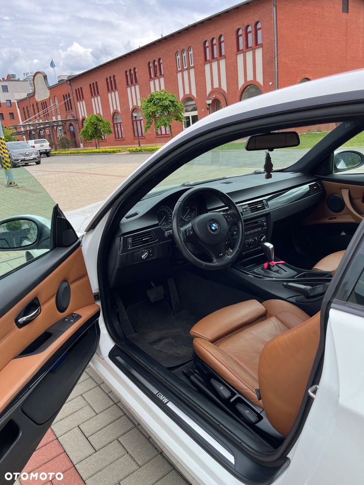 BMW Seria 3 320i - 5
