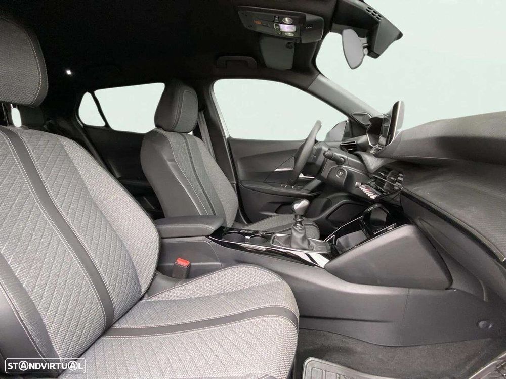 Peugeot 2008 1.2 PureTech Allure - 18