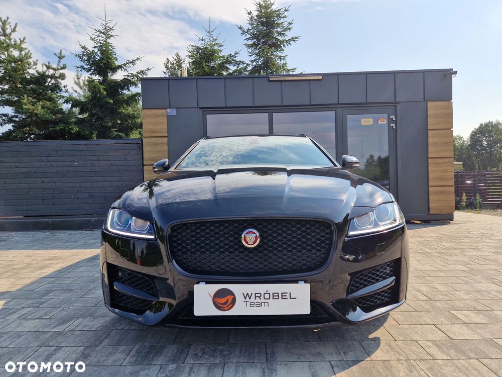 Jaguar XF 2.0 i4D AWD R-Sport - 4