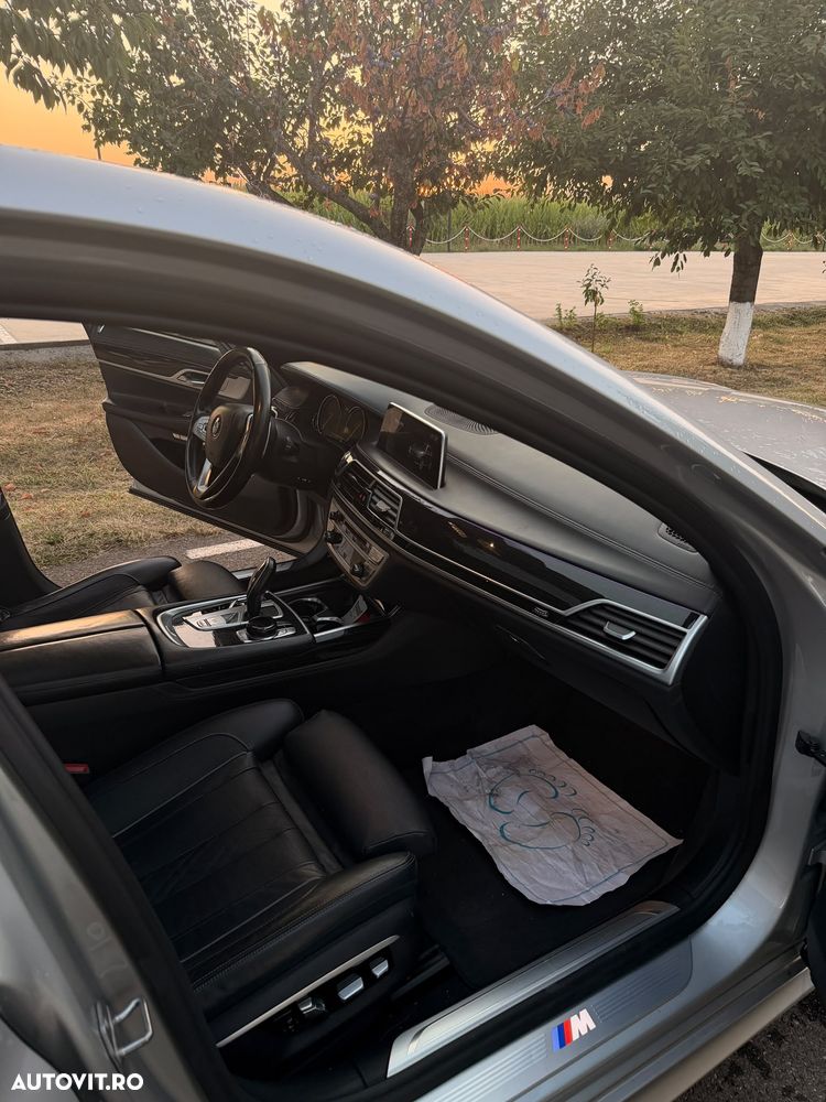 BMW Seria 7 750i xDrive Edition Exclusive - 9