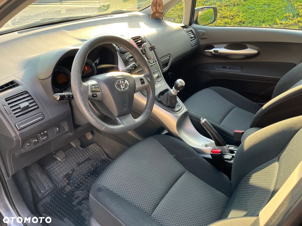 Toyota Auris 1.6 Premium - 4