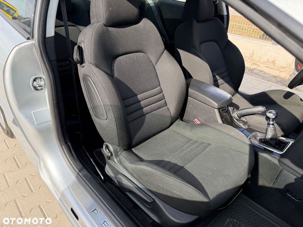 Peugeot 407 - 29