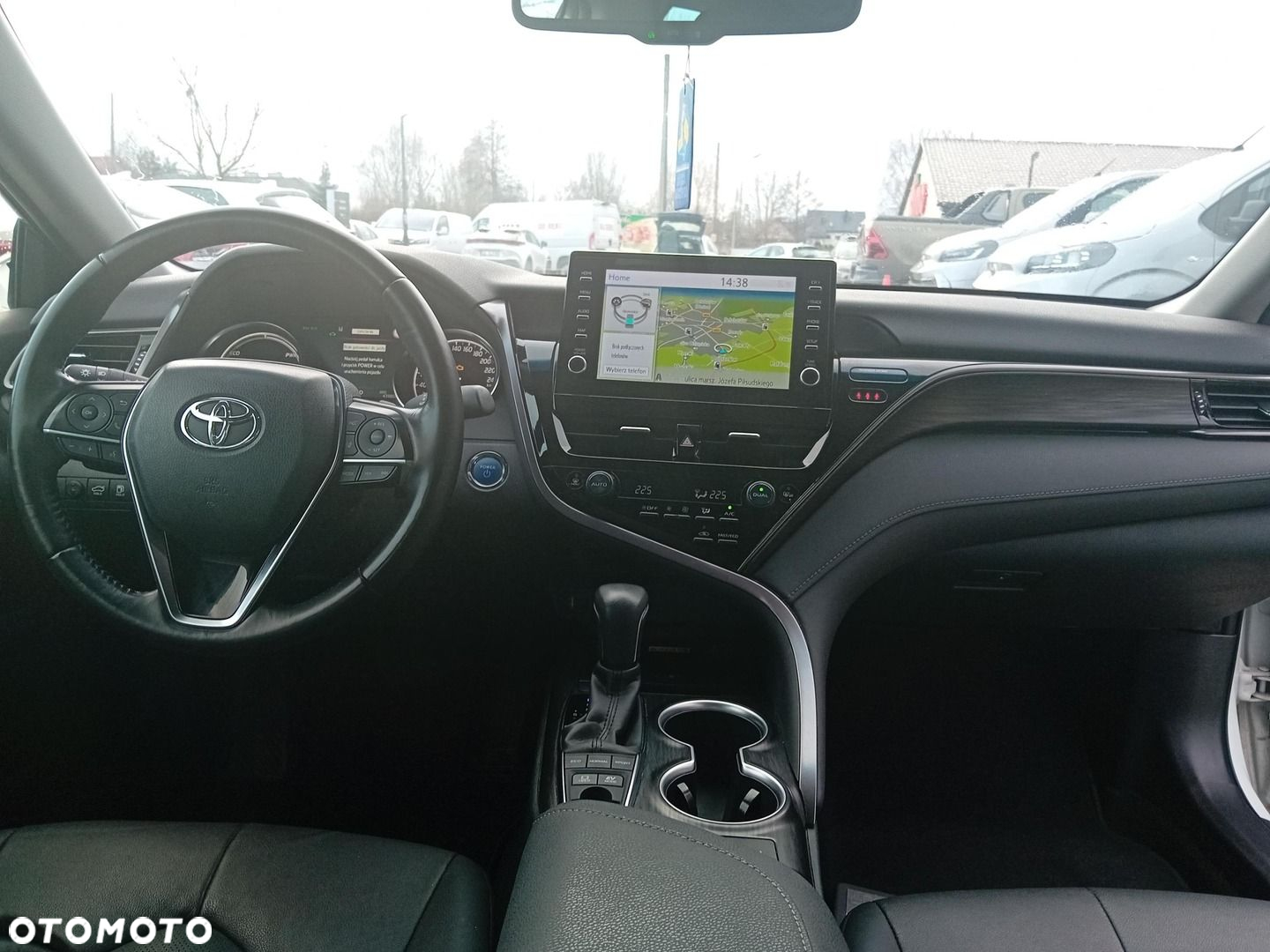Toyota Camry - 13