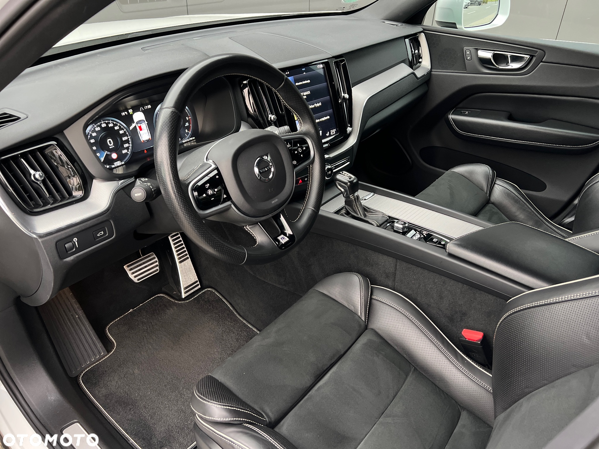 Volvo XC 60 D4 AWD R-Design - 19