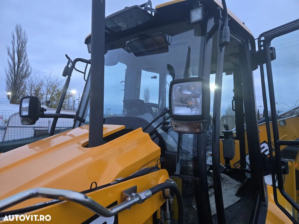 JCB 3CX - 8