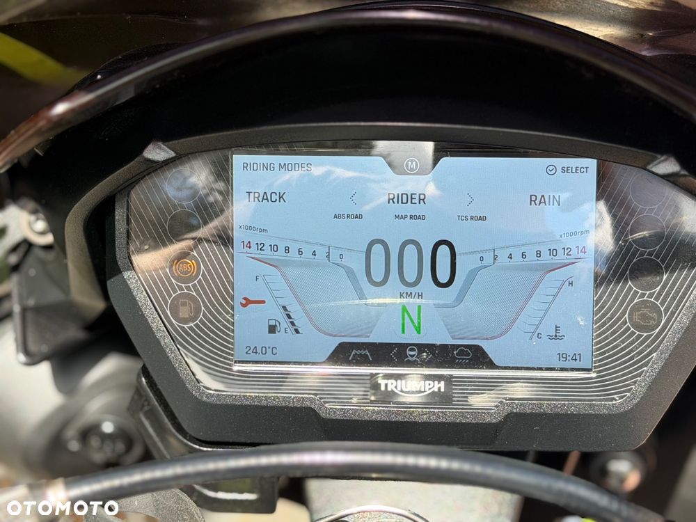 Triumph Street Triple - 34