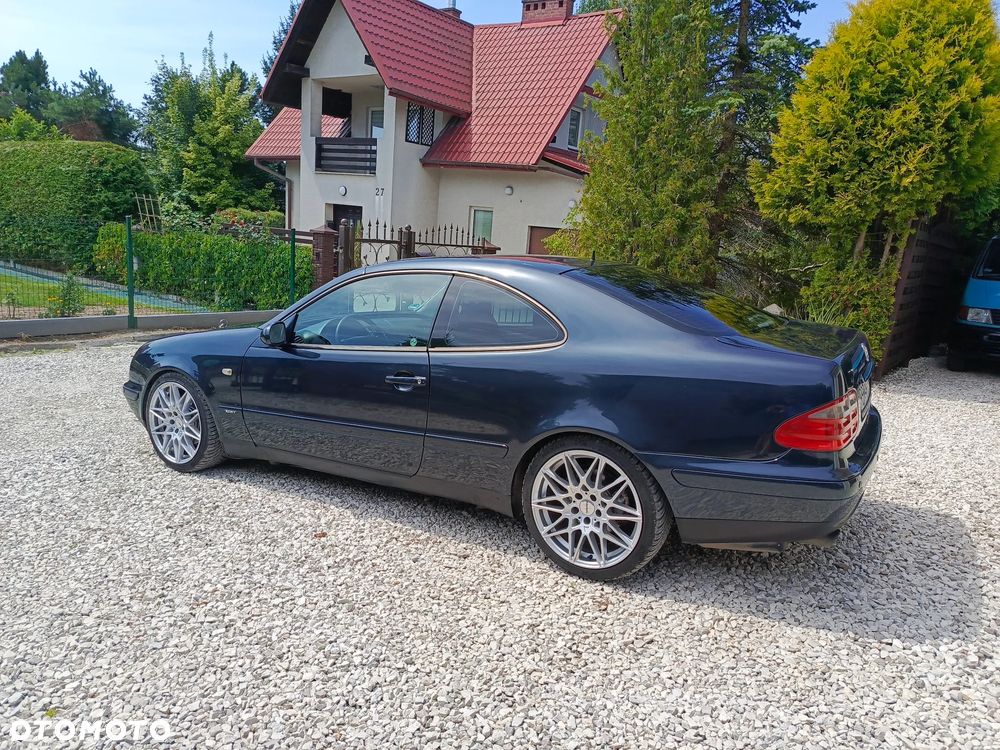 Mercedes-Benz CLK - 4