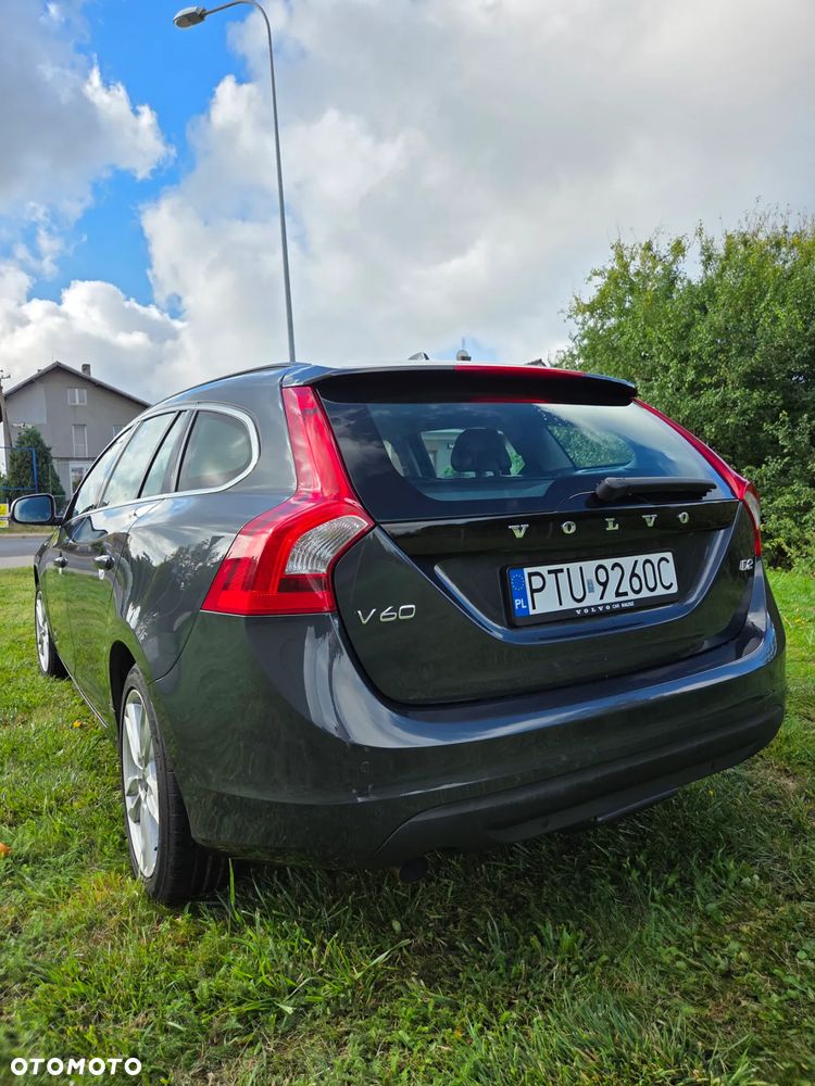 Volvo V60 D2 Momentum - 13
