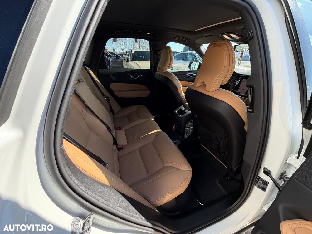 Volvo XC 60 Recharge T6 Twin Engine eAWD Inscription Expression - 11