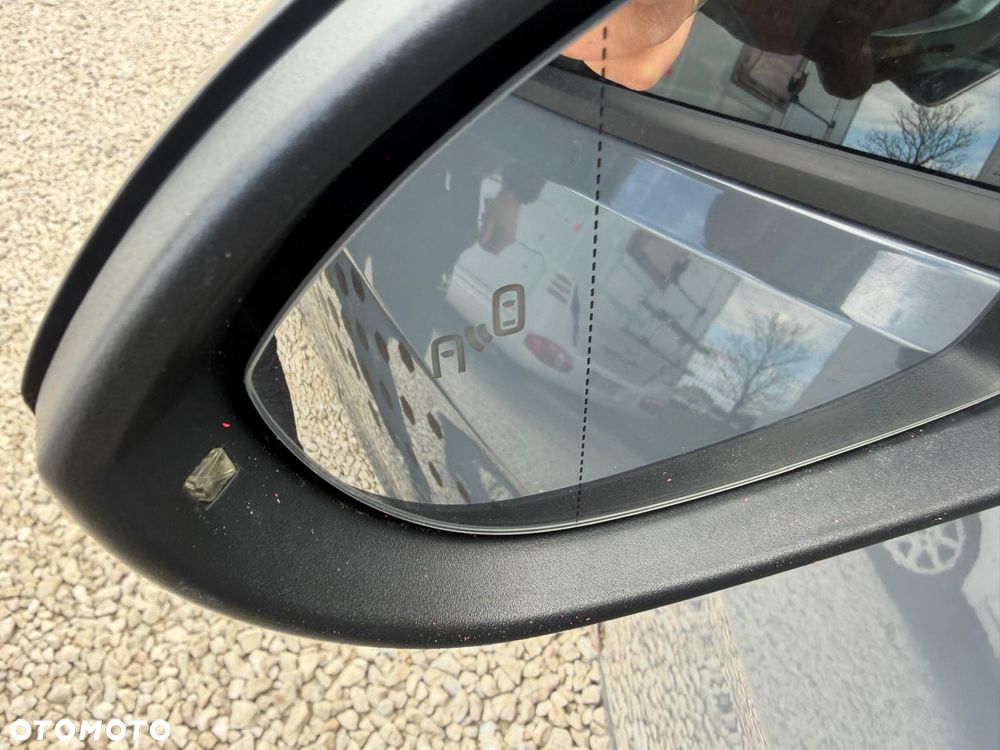 Volkswagen Golf GTI TCR 2.0 TSI OPF DSG - 24