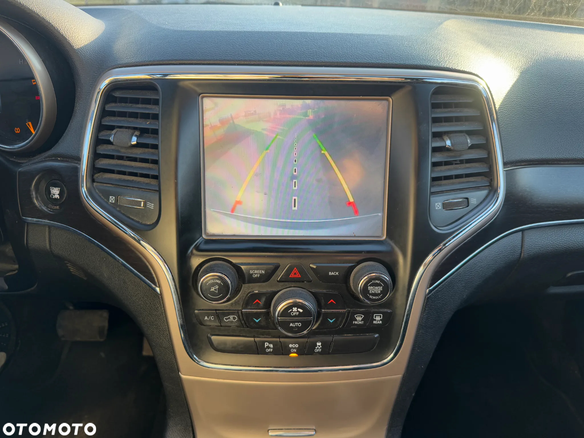 Jeep Grand Cherokee - 15
