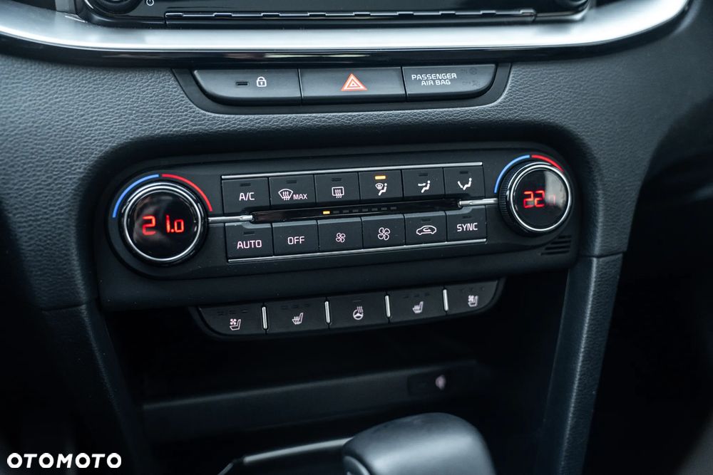 Kia Ceed 1.4 T-GDI DCT OPF Platinum Edition - 28