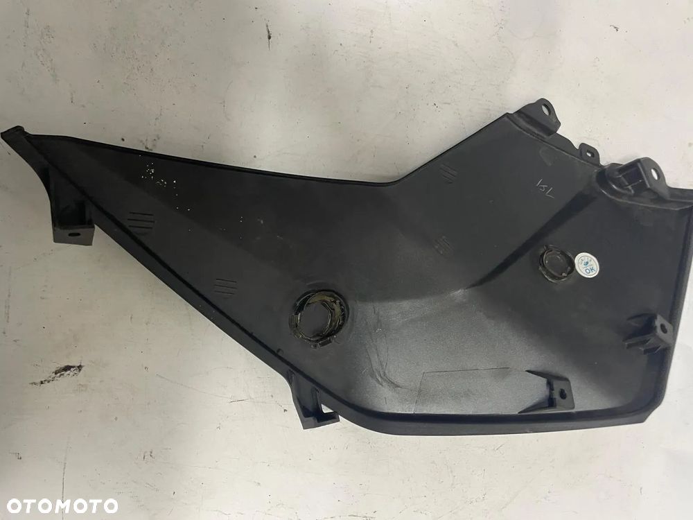 Wypełnienie baku dolne lewe owiewka KTM Duke 125 (2016) 200 (2022) 250 (2016) 390 (2016) - 5