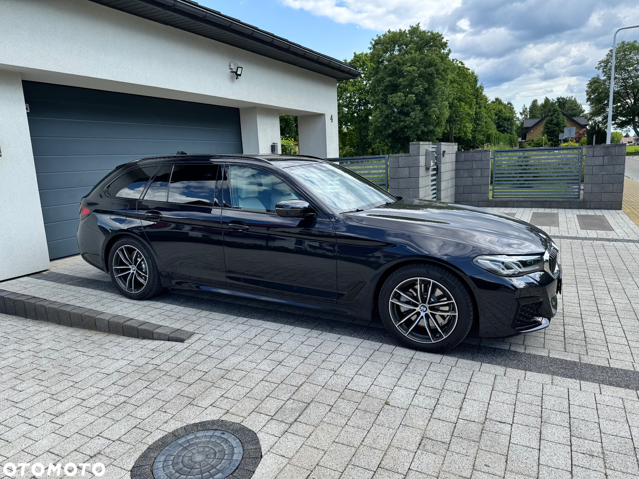 BMW Seria 5 520d xDrive Touring M Sport Edition - 4