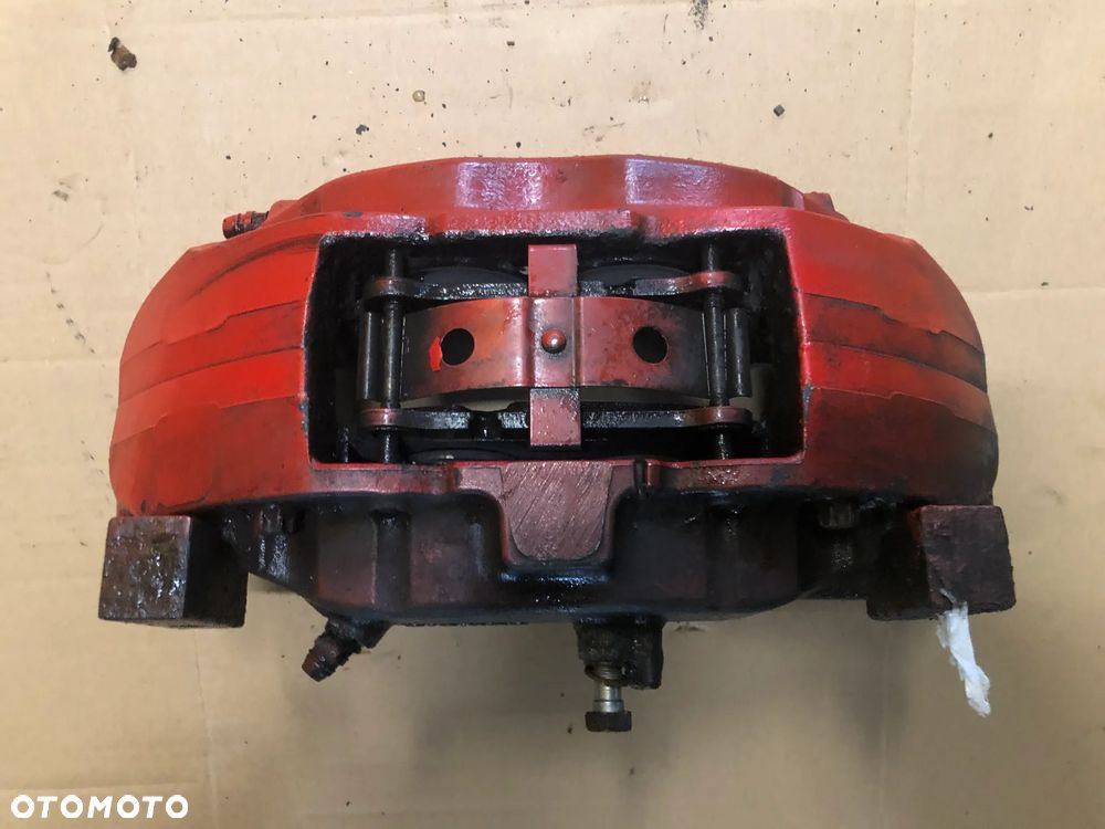 Zacisk hamulcowy przedni prawy BREMBO Range Rover Sport L320 - 1