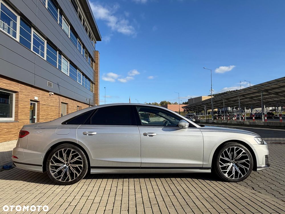Audi A8 - 7