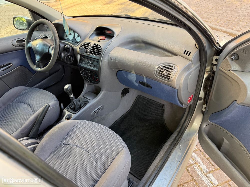 Peugeot 206 1.1 Color Line - 11