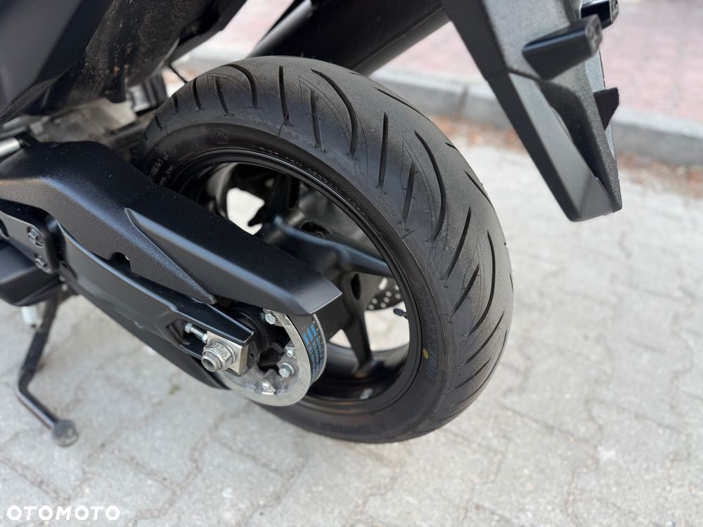 Yamaha Tmax - 18