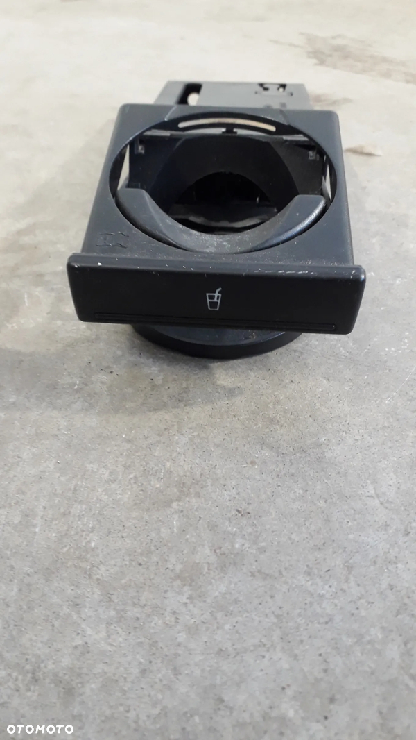 cupholder uchwyt na kubek 8L0862534C A3 8L 1.6 lift