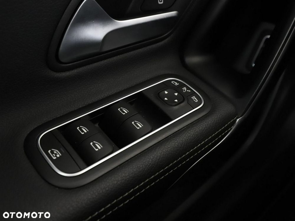 Mercedes-Benz CLA 180 Progressive - 35
