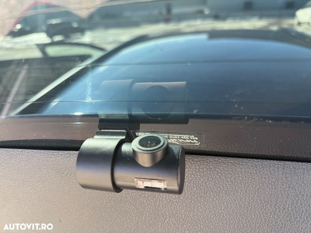 Volkswagen Passat 2.0 TDI DSG Comfortline - 23