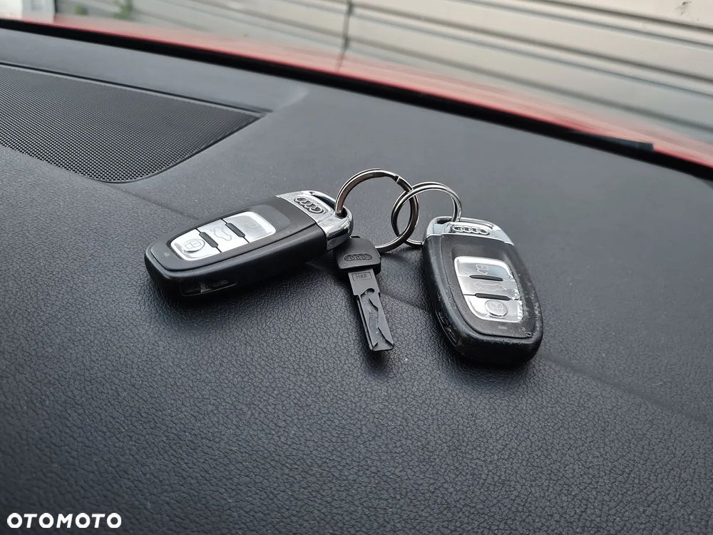 Audi A4 Avant 2.0 TDI DPF clean diesel quattro S line Sportpaket - 10