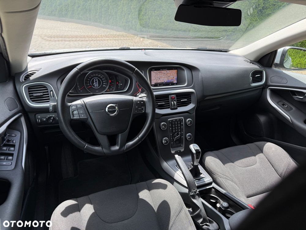 Volvo V40 - 16