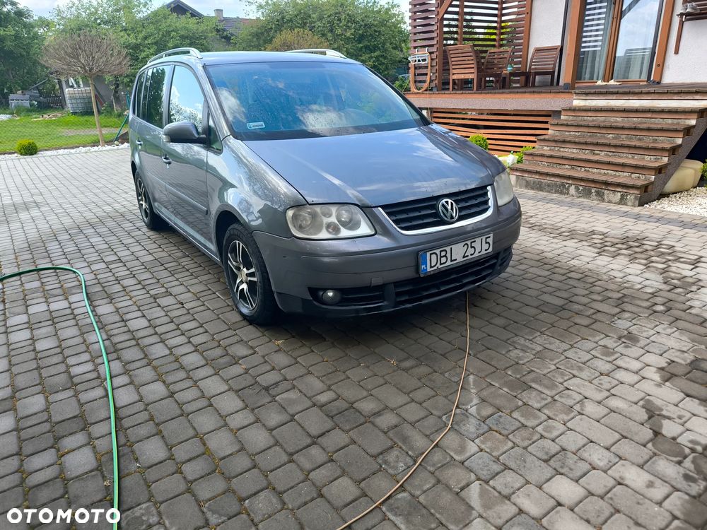 Volkswagen Touran 2.0 TDI Highline - 15