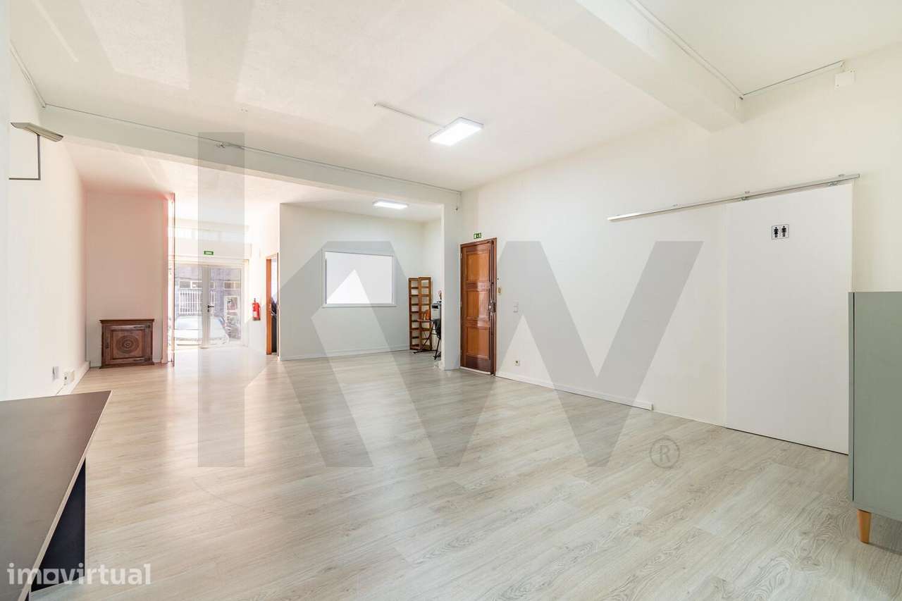 Escritório amplo com área de utilização 125m2 e Luz Natural junto à Es - Grande imagem: 2/21