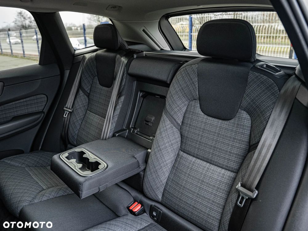 Volvo XC 60 T6 AWD Recharge Geartronic Inscription Expression - 27